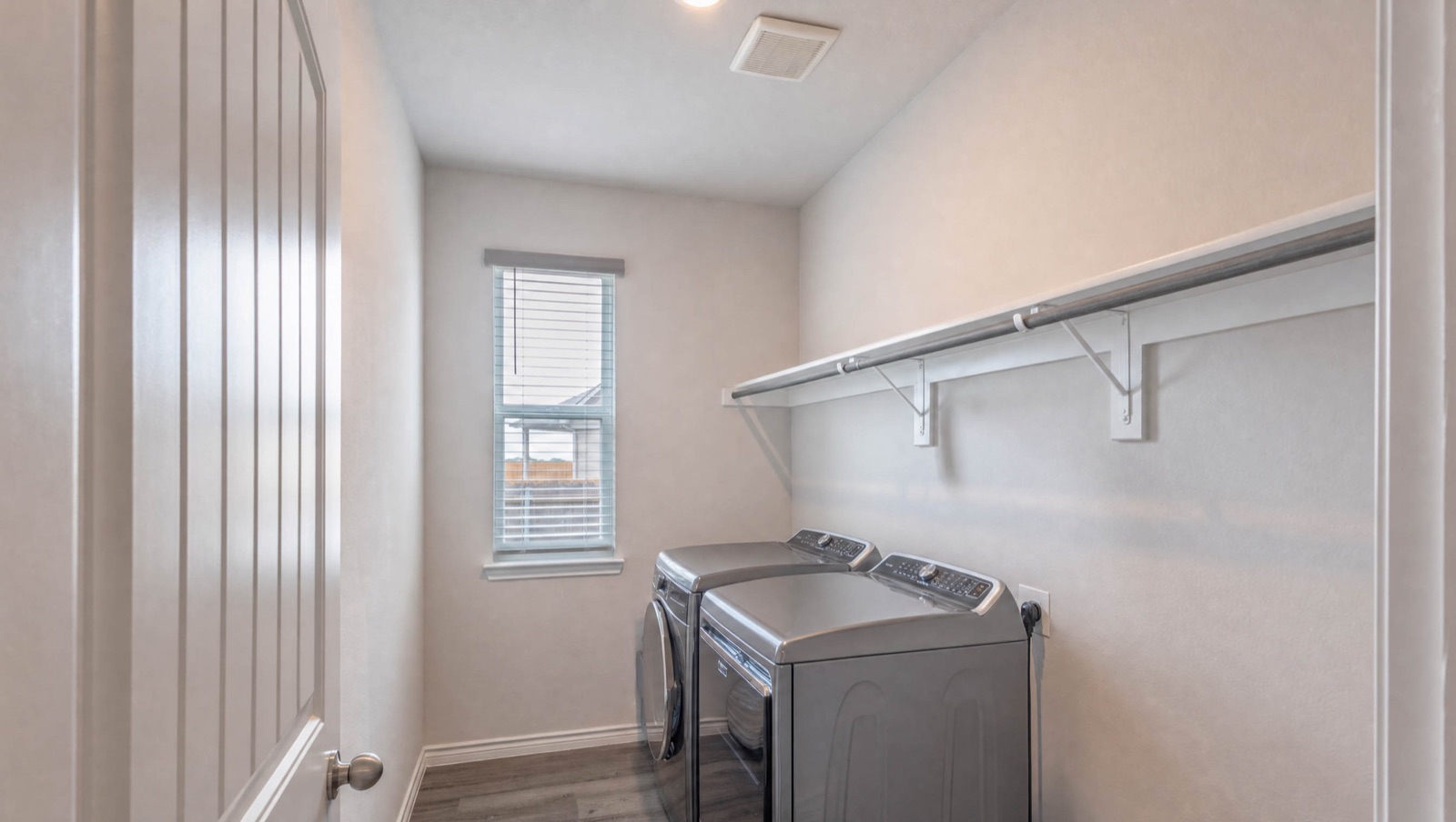 Real Estate Photo 6