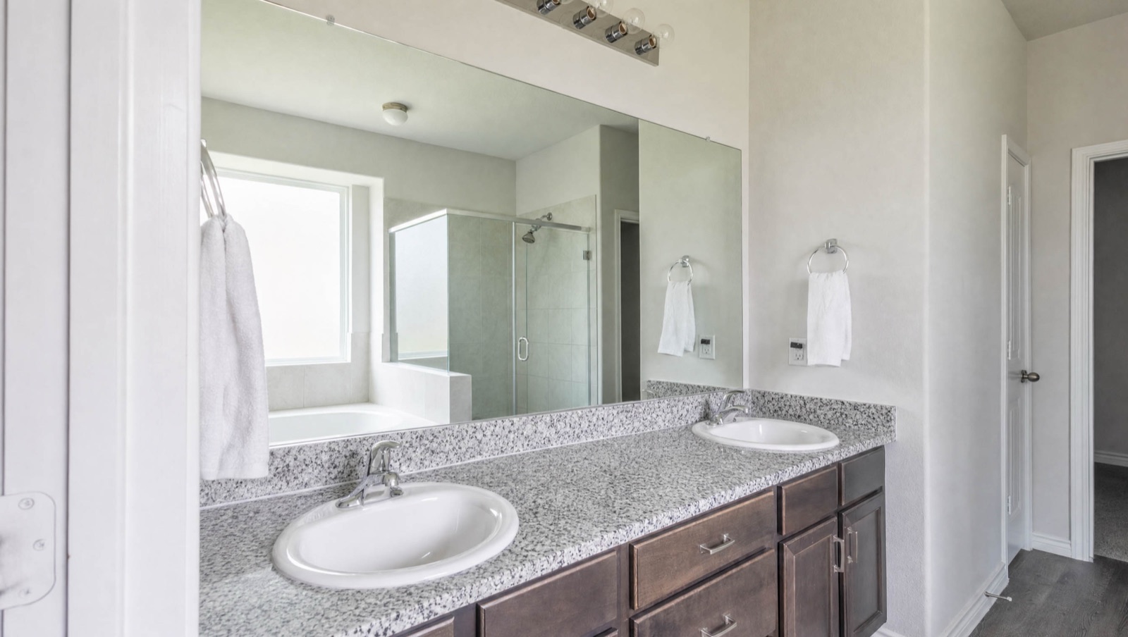 Real Estate Photo 10