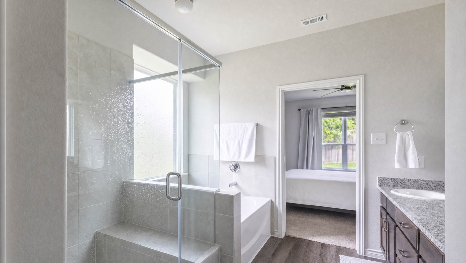 Real Estate Photo 14