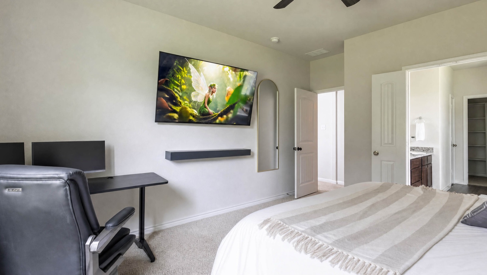 Real Estate Photo 15