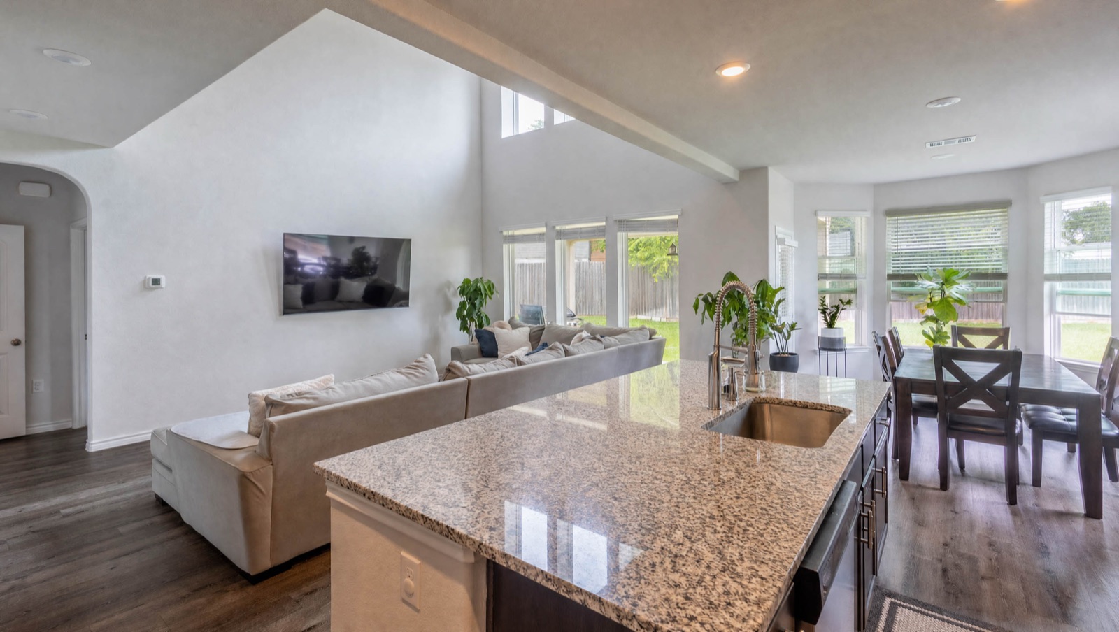 Real Estate Photo 23