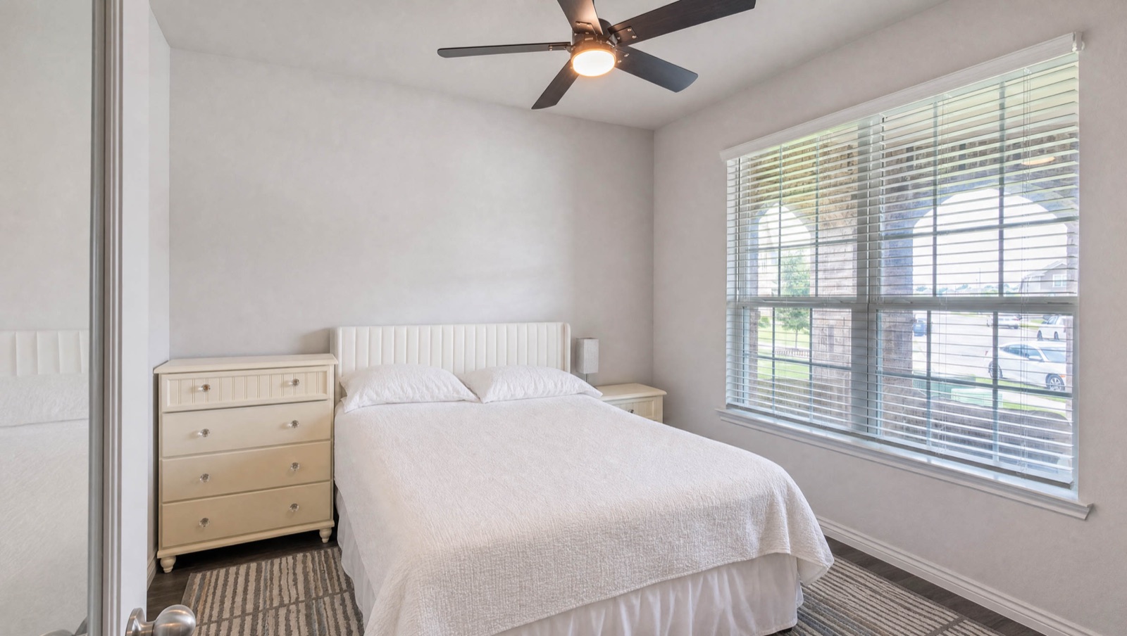 Real Estate Photo 26